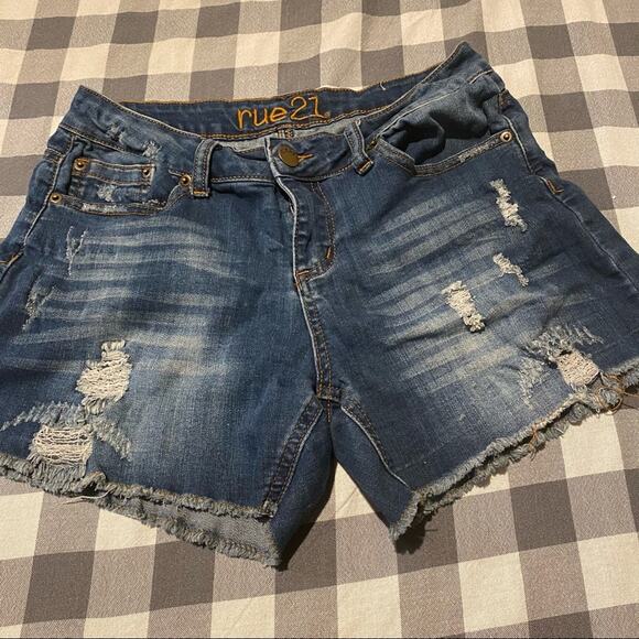 Rue21 Distressed Raw Hem Ripped Jean Shorts Juniors Size 7 / Women's Size 8 - Picture 1 of 7